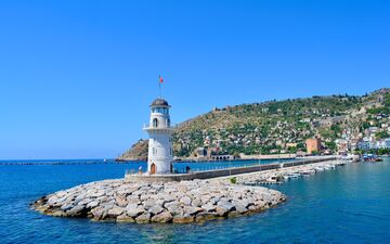 Why is Alanya so popular among Russian investors?